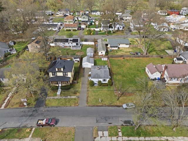 178 Penrose St, Springfield, MA 01109