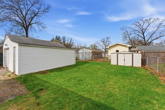 178 Penrose St, Springfield, MA 01109