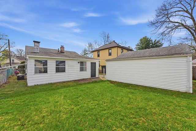 178 Penrose St, Springfield, MA 01109