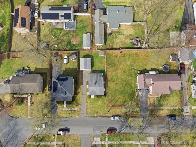 178 Penrose St, Springfield, MA 01109