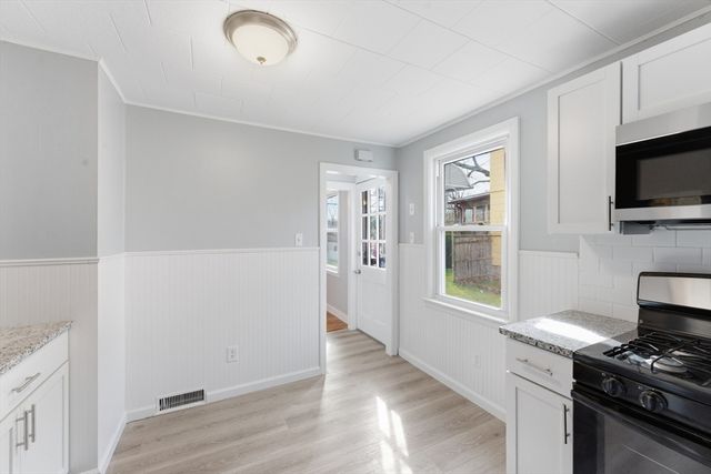 178 Penrose St, Springfield, MA 01109