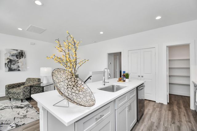 9018 Laverne Laurel Lane, Houston, TX 77080