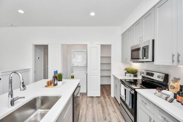 9018 Laverne Laurel Lane, Houston, TX 77080
