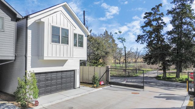 9018 Laverne Laurel Lane, Houston, TX 77080