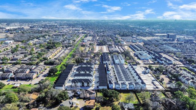 9018 Laverne Laurel Lane, Houston, TX 77080