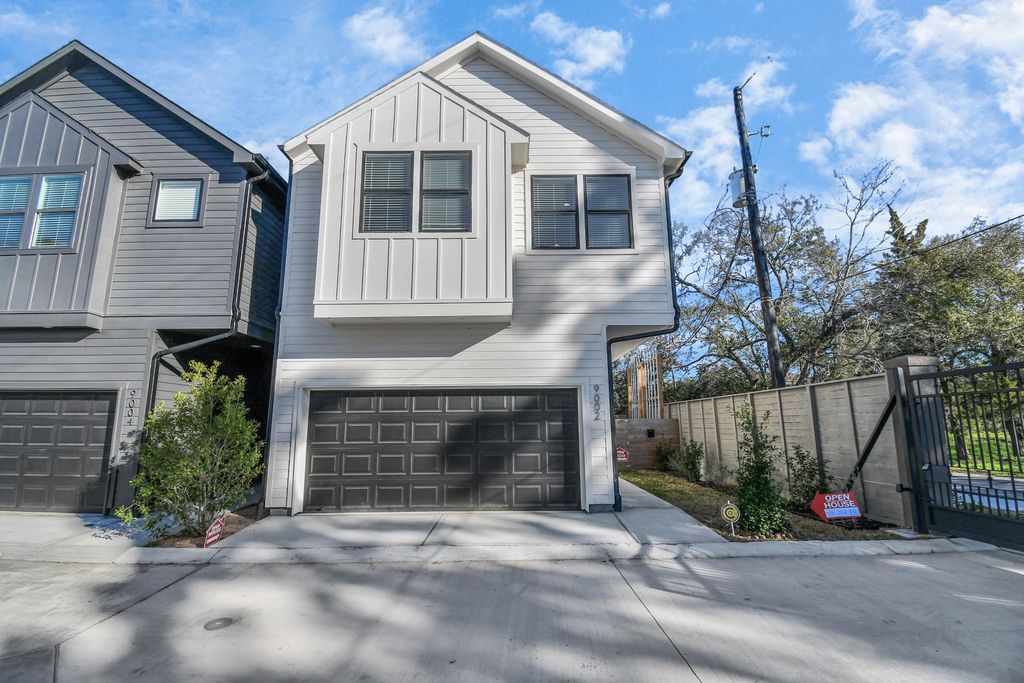9018 Laverne Laurel Lane, Houston, TX 77080
