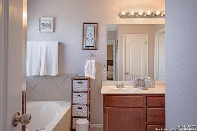 6606 Bowie, San Antonio, TX 78253