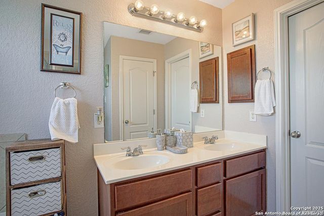 6606 Bowie, San Antonio, TX 78253