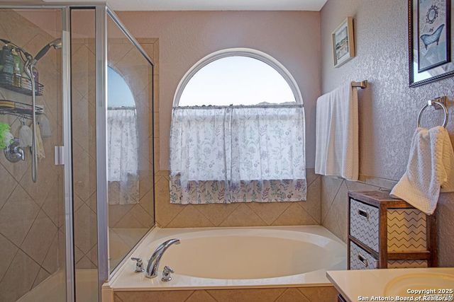 6606 Bowie, San Antonio, TX 78253