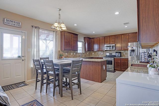 6606 Bowie, San Antonio, TX 78253