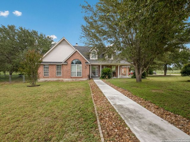 233 Garden Bend, La Vernia, TX 78121