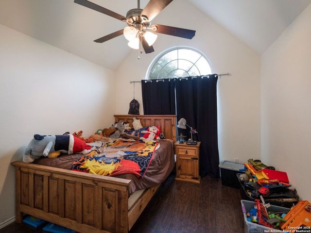 233 Garden Bend, La Vernia, TX 78121