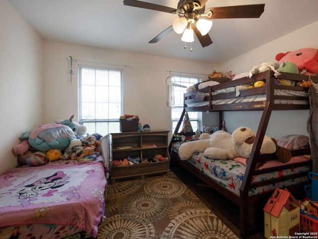 233 Garden Bend, La Vernia, TX 78121