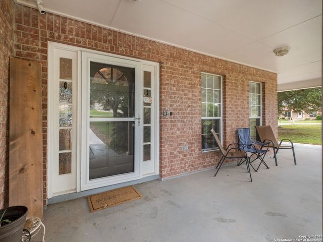 233 Garden Bend, La Vernia, TX 78121