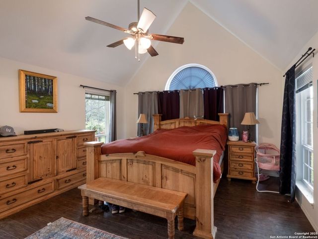 233 Garden Bend, La Vernia, TX 78121