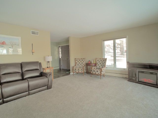 225 N Concord AVENUE, Watertown, WI 53094