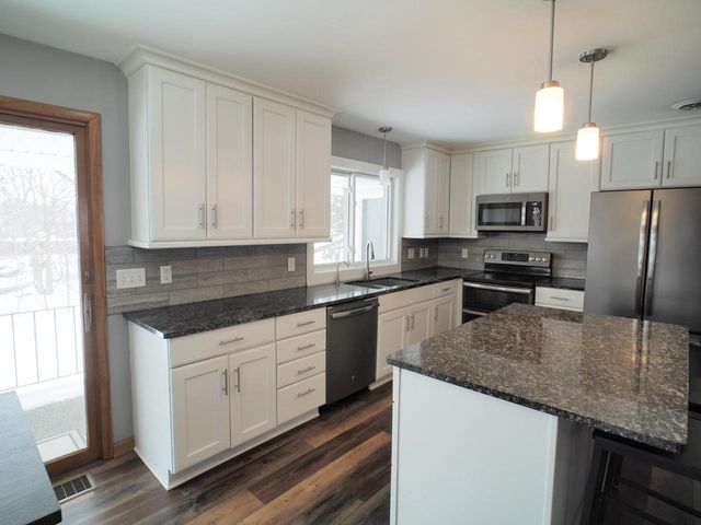 225 N Concord AVENUE, Watertown, WI 53094