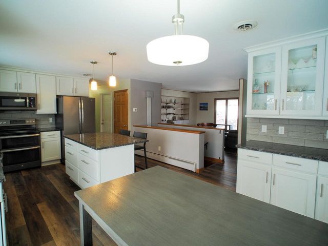 225 N Concord AVENUE, Watertown, WI 53094