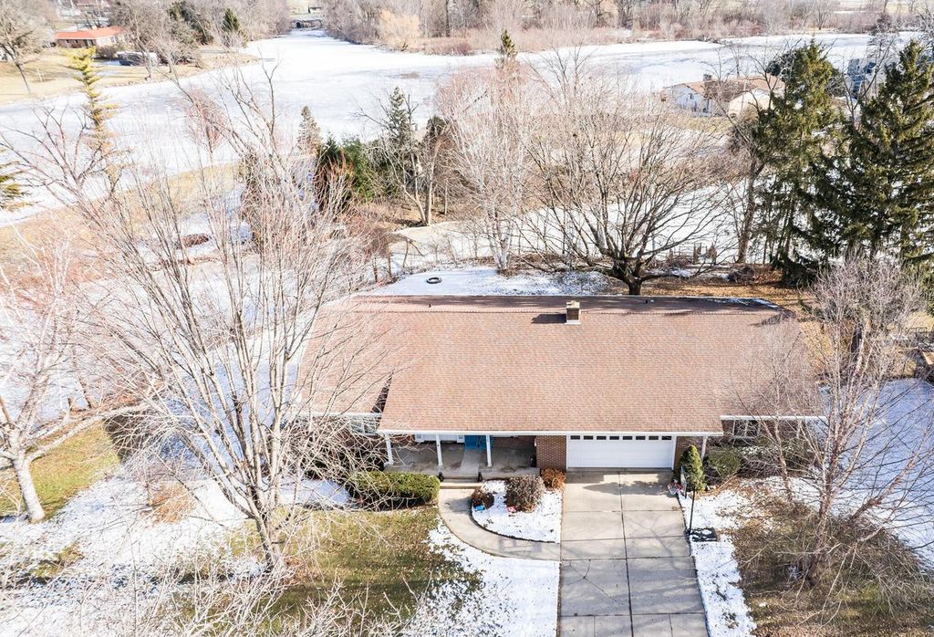 225 N Concord AVENUE, Watertown, WI 53094