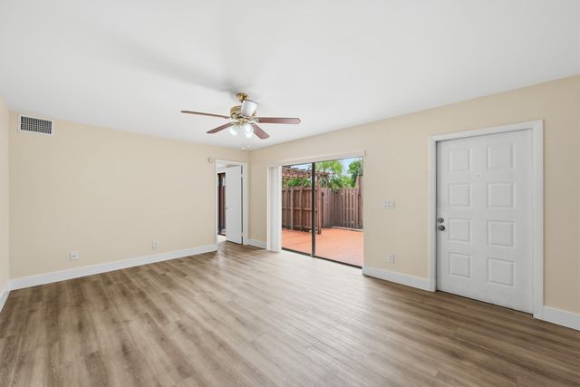 8337 N Coral Circle, North Lauderdale, FL 33068