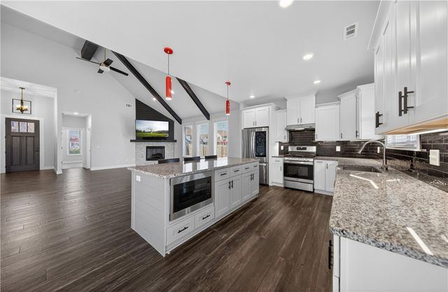 1140 Hope Street, Centerton, AR 72719