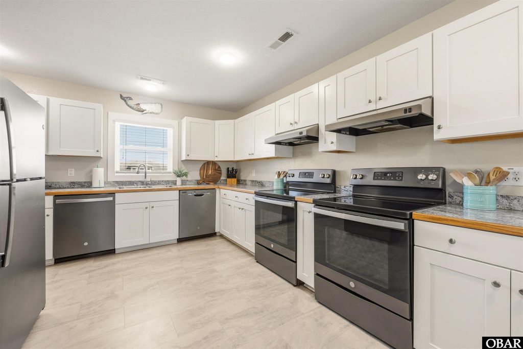 Image 8 of property listing at 860 Corolla Drive Lot #67, Corolla, NC 27927