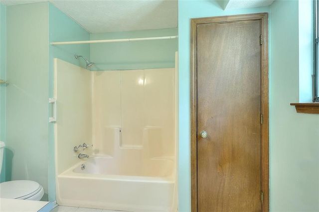 4596 MOSSY NW Lane, Lilburn, GA 30047