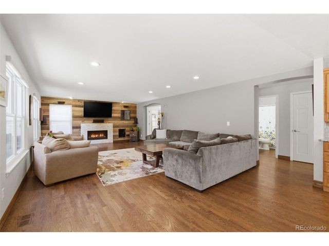 8966 Green Meadows Ct, Highlands Ranch, CO 80126