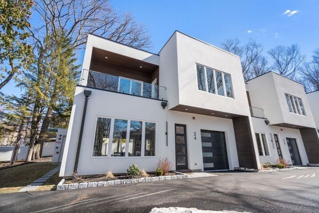 26 Wilson Cir 26, Newton, MA 02461