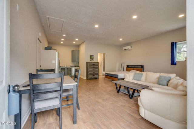364 Max Jett Road, Johnson City, TN 37601