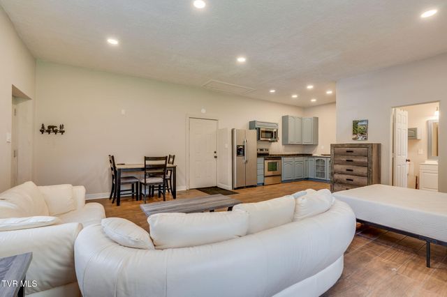 364 Max Jett Road, Johnson City, TN 37601