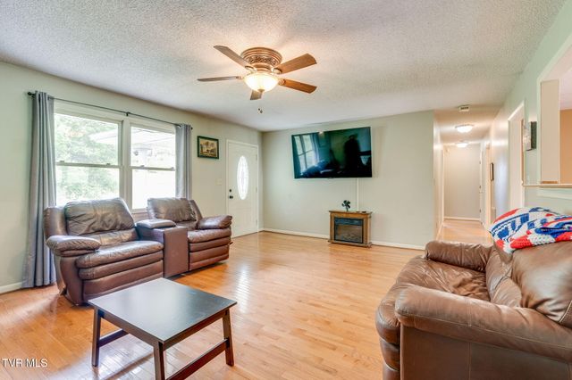 364 Max Jett Road, Johnson City, TN 37601