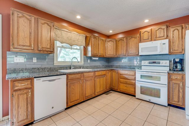 364 Max Jett Road, Johnson City, TN 37601