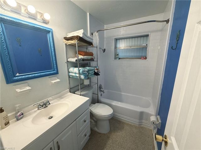 930 Narcissus ST, North Fort Myers, FL 33903