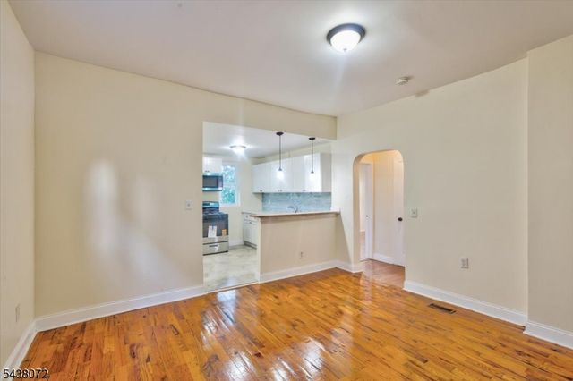 34 Hedden Ter, Newark City, NJ 07108
