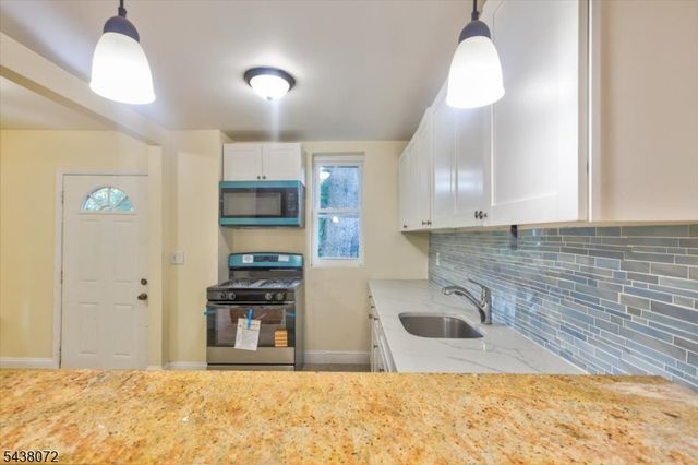34 Hedden Ter, Newark City, NJ 07108