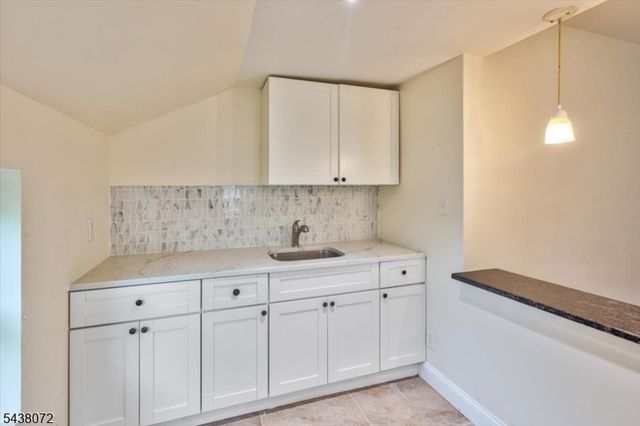 34 Hedden Ter, Newark City, NJ 07108