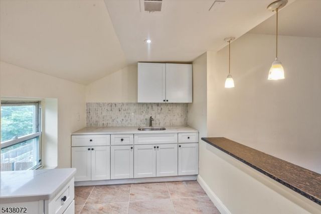 34 Hedden Ter, Newark City, NJ 07108