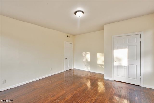 34 Hedden Ter, Newark City, NJ 07108
