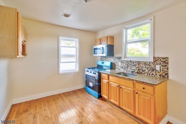 34 Hedden Ter, Newark City, NJ 07108