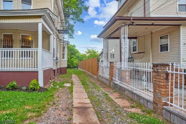 34 Hedden Ter, Newark City, NJ 07108