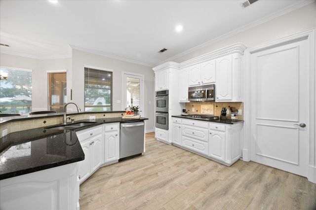 621 Liechty Court, Heath, TX 75032