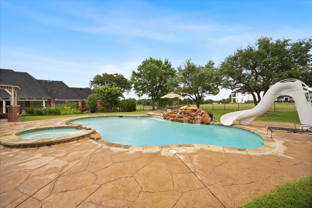 621 Liechty Court, Heath, TX 75032
