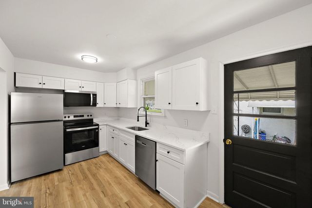 1350 PRICE ST, Marcus Hook, PA 19061