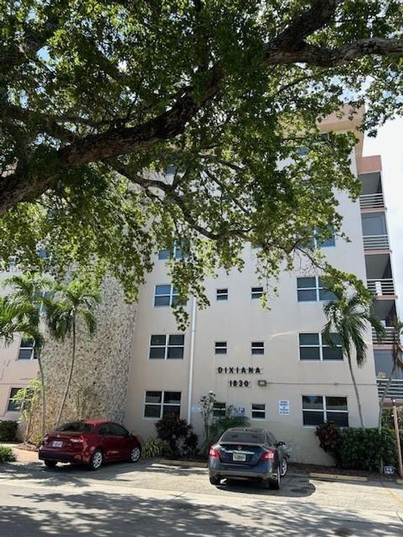 1830 Dixieanna St 301, Hollywood, FL 33020