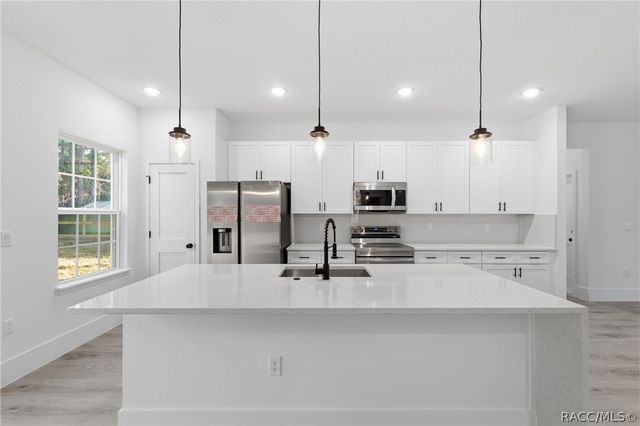 7047 N Lime Drive, Dunnellon, FL 34433