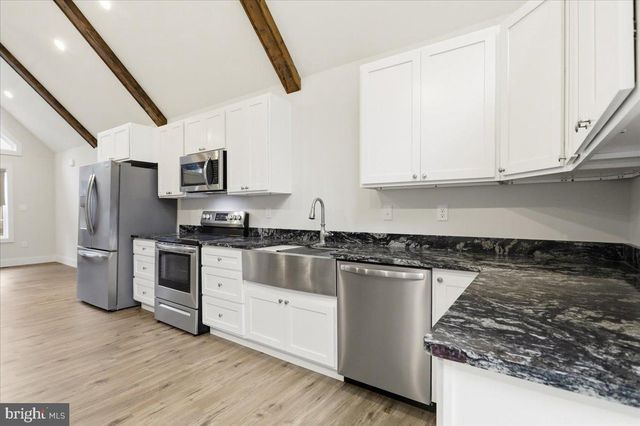 124 MEDFORD LN, Berkeley Springs, WV 25411