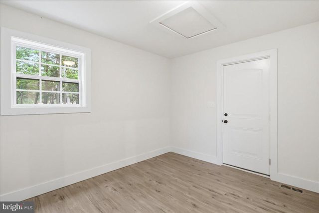 124 MEDFORD LN, Berkeley Springs, WV 25411