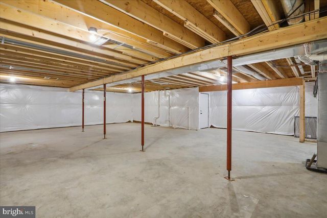 124 MEDFORD LN, Berkeley Springs, WV 25411
