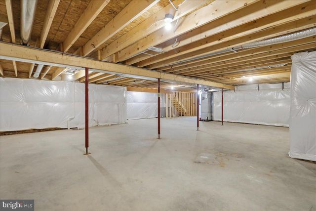 124 MEDFORD LN, Berkeley Springs, WV 25411